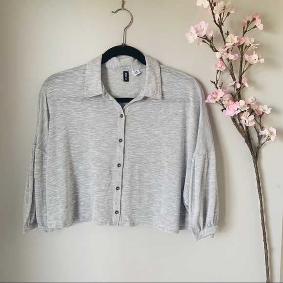 Urban Outfitters Tops - UO / BDG / CROPPED LONG SLEEVE GREY TEE SZ SMALL